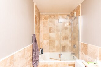211 E Ohio St, Unit # 02713 in Chicago, IL - Building Photo - Building Photo
