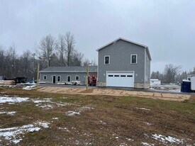 7 Hammond Ln in Plattsburgh, NY - Building Photo