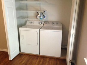 5004 N Hall St in Dallas, TX - Building Photo - Building Photo