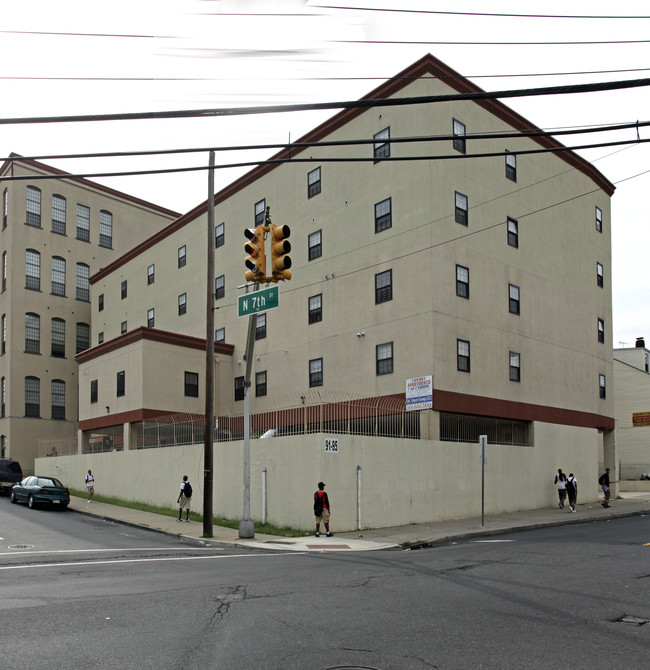 Belmont/McBride Apartments in Paterson, NJ - Building Photo - Building Photo