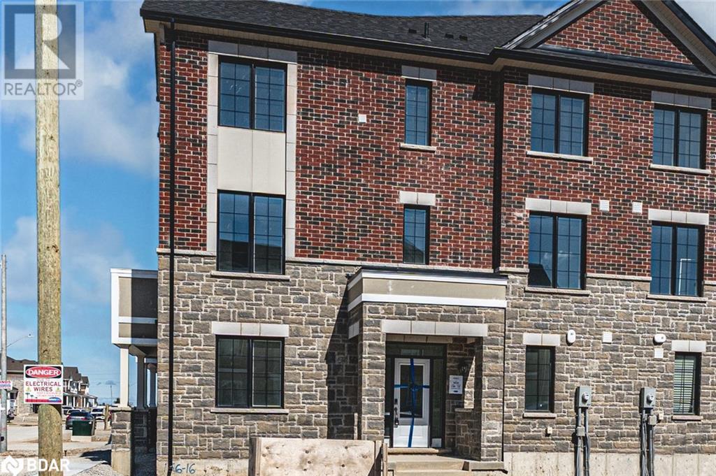 84 Ennerdale St in Barrie, ON - Building Photo