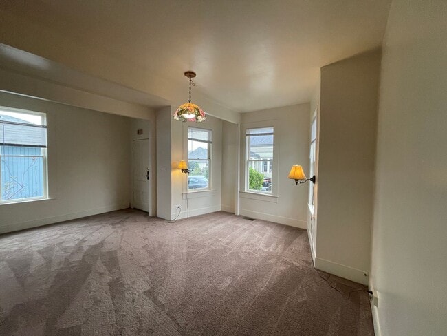 1240 East Ave in Eureka, CA - Building Photo - Building Photo
