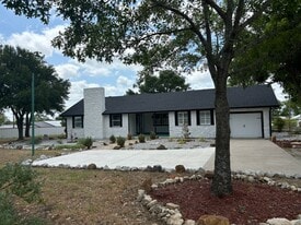 7608 Veal Station Rd in Azle, TX - Building Photo