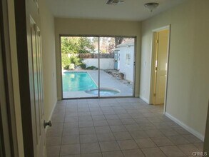 5056 Newcastle Ave in Los Angeles, CA - Building Photo - Building Photo
