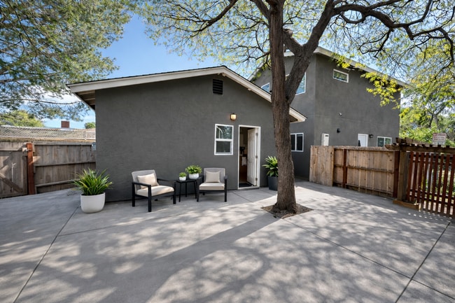 5090-5094 Catoctin Dr