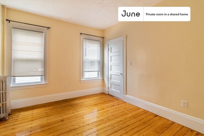 Private bedroom in 4 bed/1 bath Home in Boston, MA - Building Photo - Building Photo