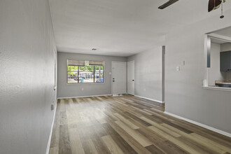 2110 Rose Ct in Gulfport, MS - Building Photo - Building Photo