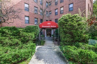 161 Pearsall Dr in Mount Vernon, NY - Building Photo - Building Photo