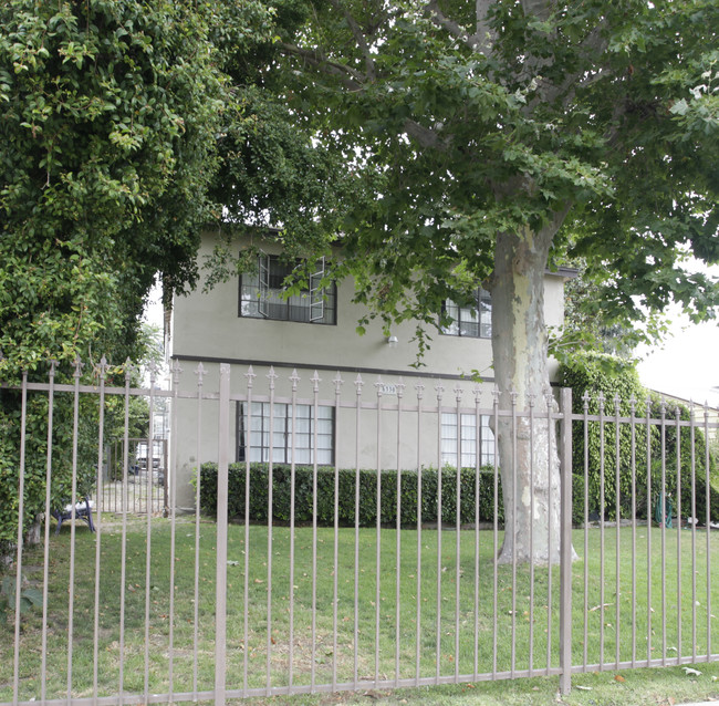 6330 Simpson Ave in North Hollywood, CA - Building Photo - Building Photo