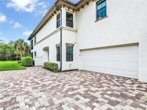 16356 Viansa Wy in Naples, FL - Building Photo - Building Photo