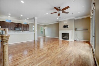 8906 Lakeshore Bend Dr in Houston, TX - Building Photo - Building Photo