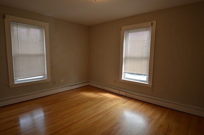 350 Allston St, Unit 3 in Cambridge, MA - Building Photo - Building Photo