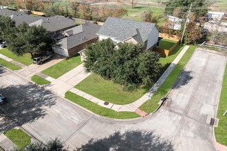 15414 Lady Shery Ln in Cypress, TX - Foto de edificio - Building Photo