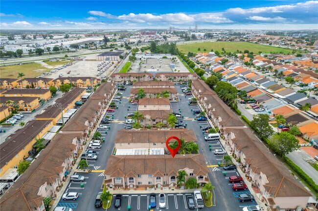 10718 NW 87th Ct in Hialeah, FL - Building Photo - Building Photo