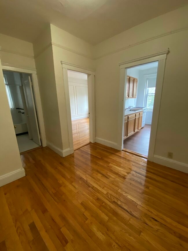 1693 Commonwealth Ave, Unit #1687 - 16 in Boston, MA - Foto de edificio - Building Photo