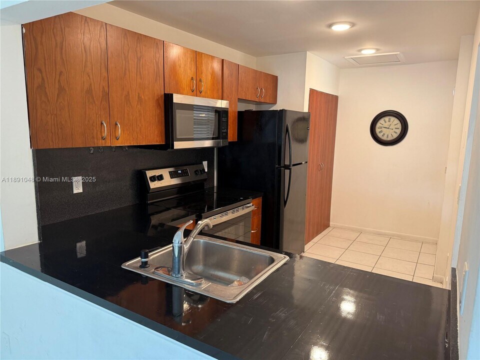 20825 NE 8th Ct in North Miami Beach, FL - Building Photo
