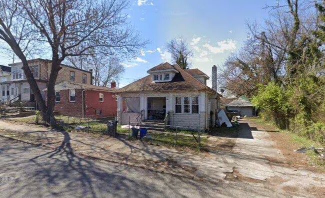 property at 1025 N 36th St