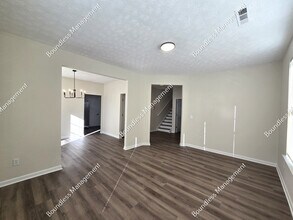4593 Parkway Cir in College Park, GA - Building Photo - Building Photo