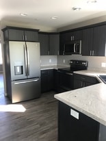 1003 Mack Ln in New Ulm, MN - Building Photo