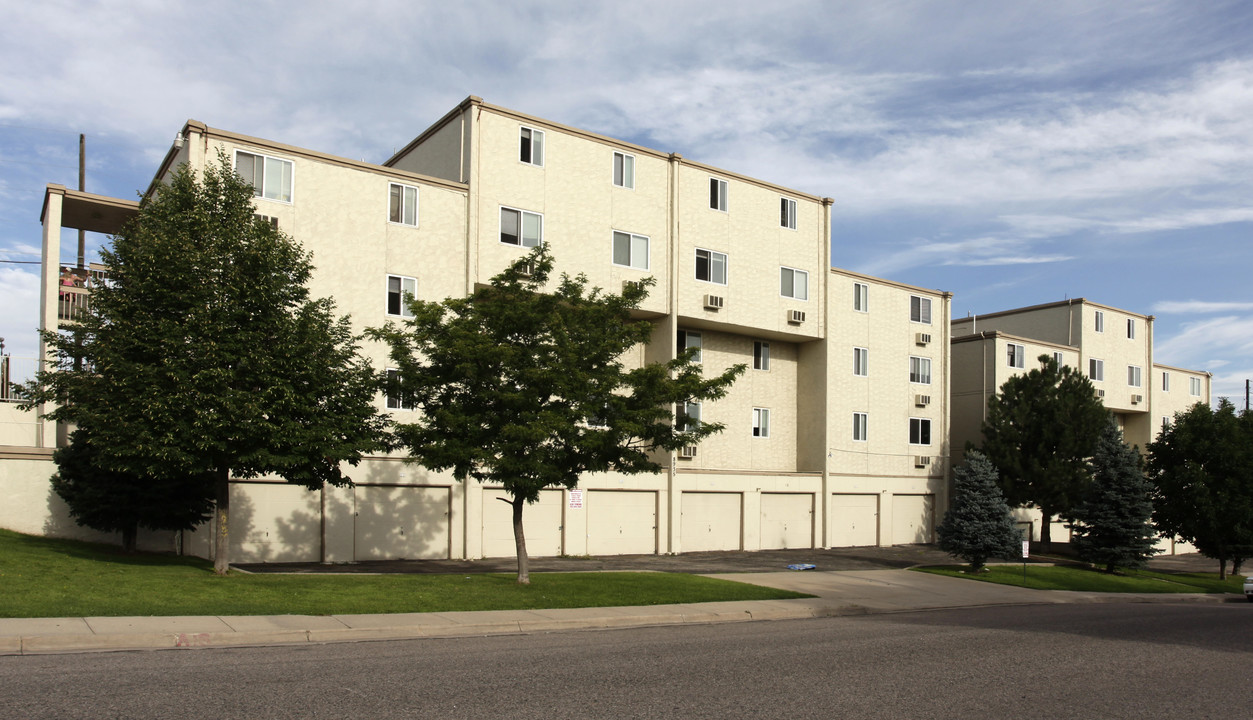 Corona Apartments in Denver, CO - Building Photo