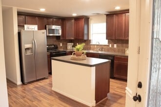 13351 Park Ave in Conroe, TX - Building Photo - Building Photo