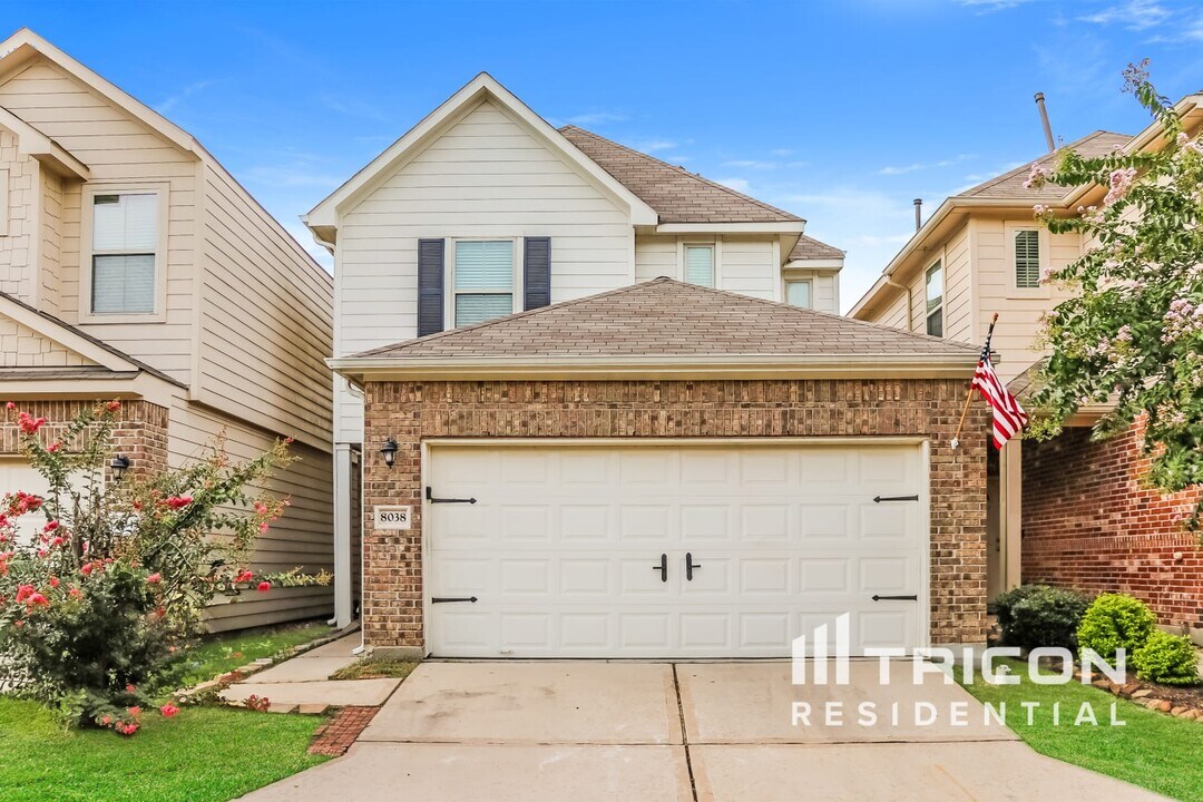 8038 Villa Lago Ln in Houston, TX - Building Photo