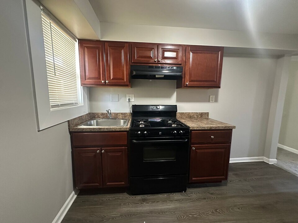 3225 Cliftmont Ave in Baltimore, MD - Building Photo
