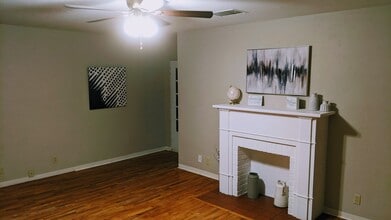 921 N Halagueno St in Carlsbad, NM - Building Photo - Building Photo