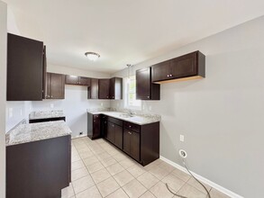 1212 Halifax St in South Hill, VA - Foto de edificio - Building Photo