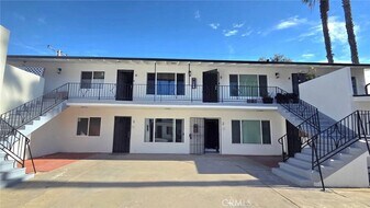1803 W Sumac Ln, Unit 5 in Anaheim, CA - Building Photo