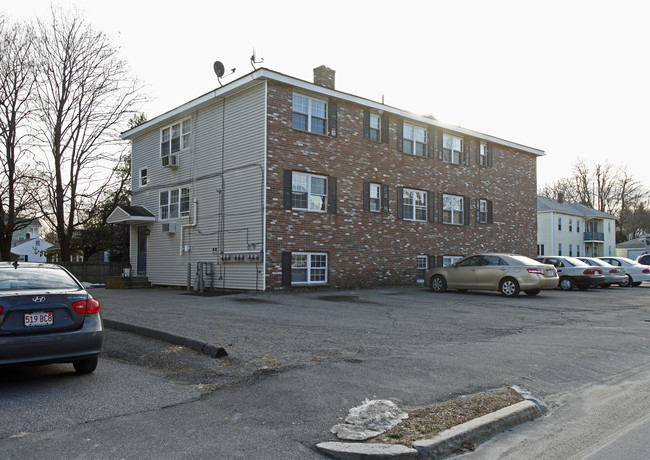 95 Cohasset St in Worcester, MA - Foto de edificio - Building Photo