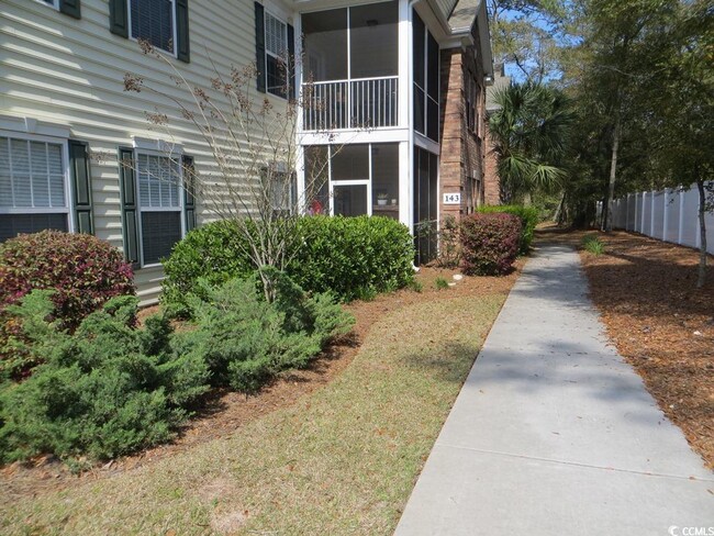 143 Crane Dr in Pawleys Island, SC - Foto de edificio - Building Photo