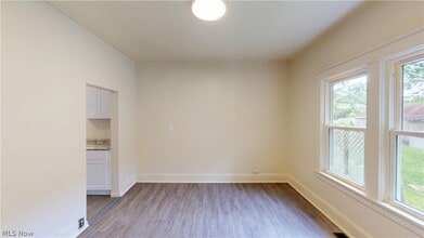 210 Perry St in Struthers, OH - Building Photo - Building Photo