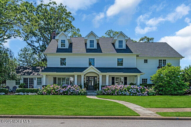 property at 12 Red Oak Dr