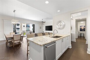 1030 3rd Ave S in Naples, FL - Building Photo
