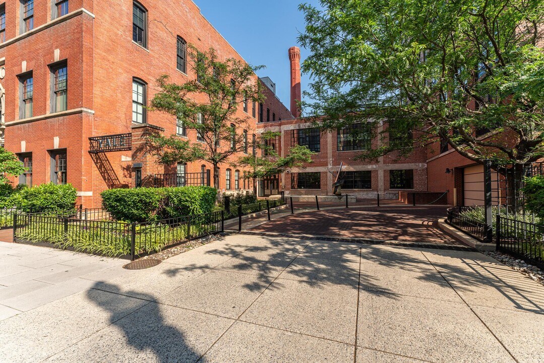 437 New York Ave NW in Washington, DC - Building Photo