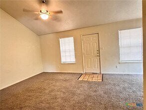 42 Clark St in San Marcos, TX - Building Photo - Building Photo