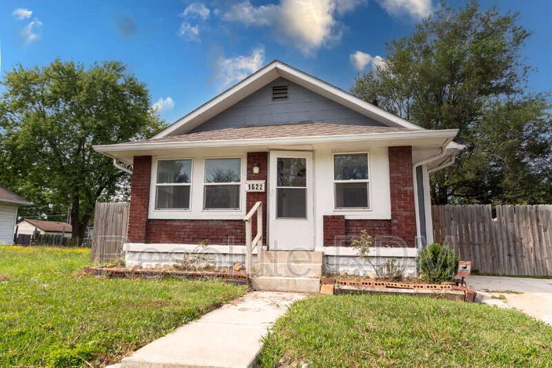 1622 E Raymond St in Indianapolis, IN - Building Photo