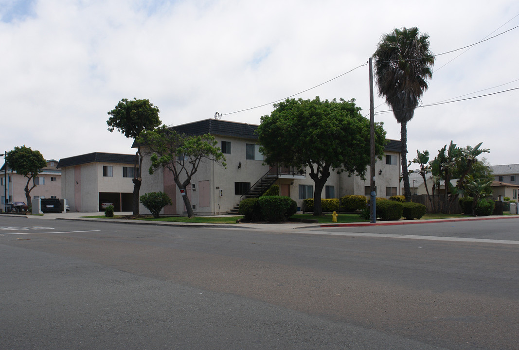 805 10TH St in Imperial Beach, CA - Building Photo