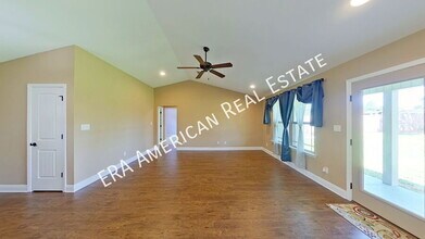 8756 El Paseo St in Navarre, FL - Building Photo - Building Photo