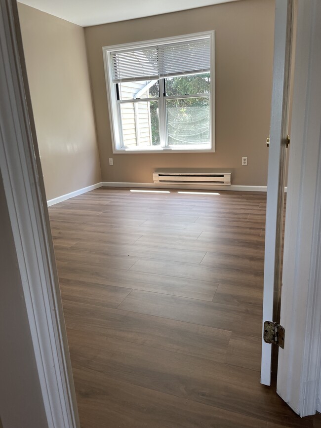 property at 105 Pickwick Pl