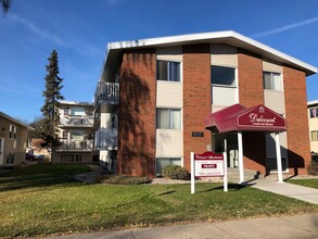 Delcourt Apartments in Edmonton, AB - Building Photo - Building Photo
