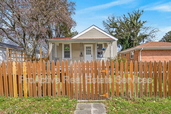 property at 1004 Woronoca Ave