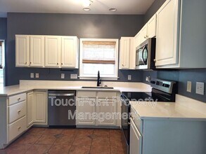 9405 Mitchell Glen Dr in Charlotte, NC - Building Photo - Building Photo