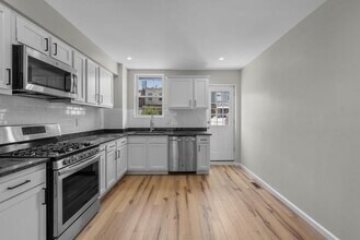 146 N Ellwood Ave in Baltimore, MD - Building Photo - Building Photo