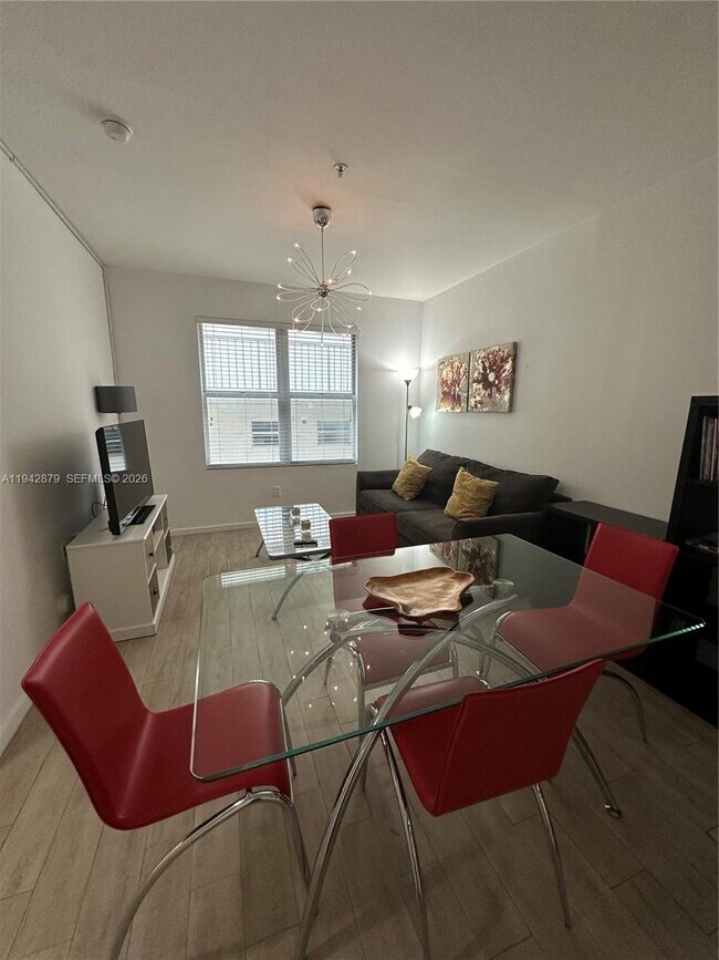 1611 Meridian Ave in Miami Beach, FL - Building Photo - Building Photo