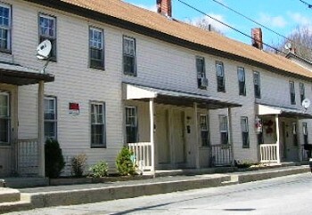 103-121 Mill St in Southbridge, MA - Building Photo