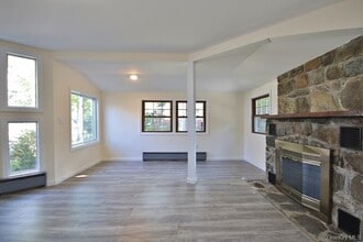 78 Dunderberg Rd in Putnam Valley, NY - Building Photo - Building Photo