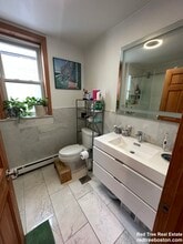 25 Gibbs St, Unit 2 in Brookline, MA - Building Photo - Building Photo
