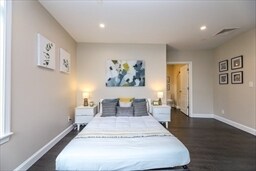 4935 Washington St, Unit 210 in Boston, MA - Foto de edificio - Building Photo
